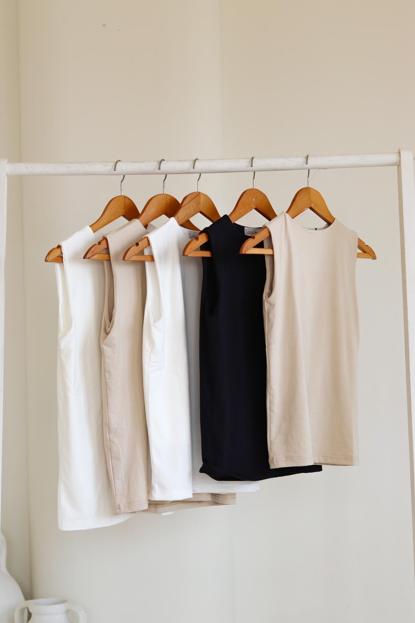 Sleeveless Cream Basic