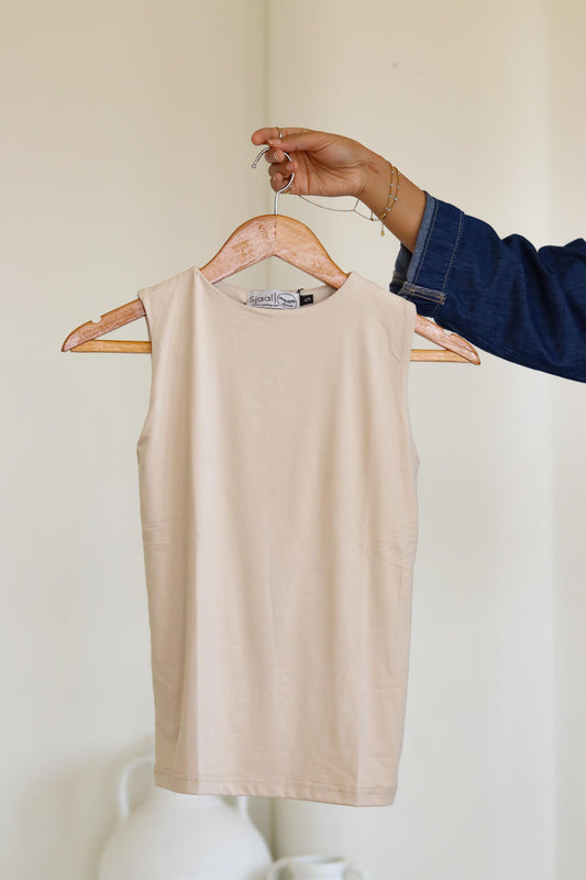 Sleeveless Cafe Basic