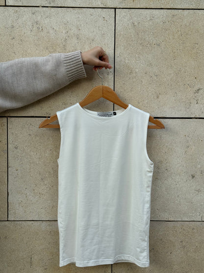 Sleeveless Cream Basic
